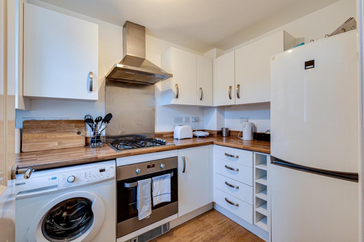 Perfect For Contractors And Long Term Stays - Private Parking For A Large Van, Split Into Single Beds And More Liverpool Luaran gambar