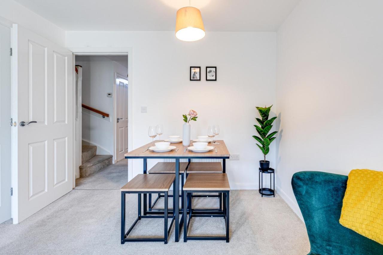 Perfect For Contractors And Long Term Stays - Private Parking For A Large Van, Split Into Single Beds And More Liverpool Luaran gambar